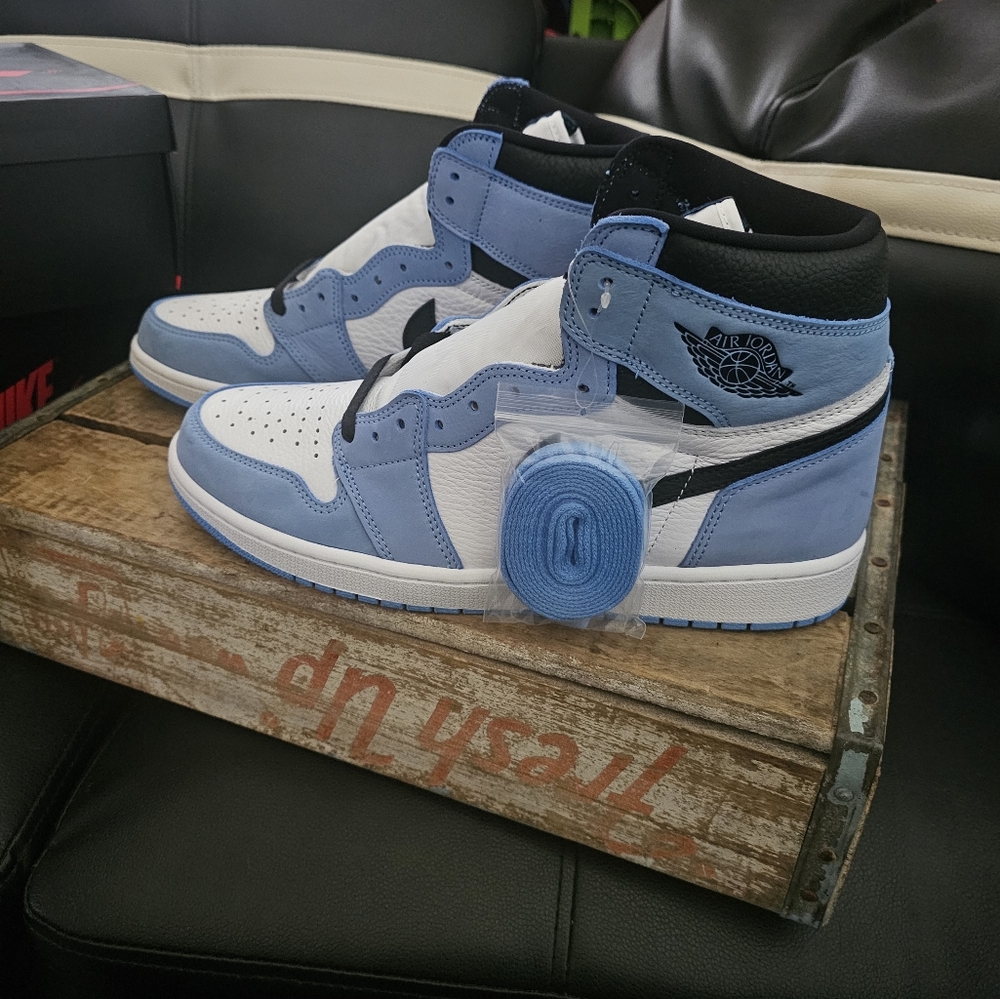 2021Air Jordan 1 Retro High OG 'University Blue'  "Authentic"